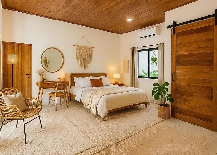 Luxury 2 Bedroom Tropical *
